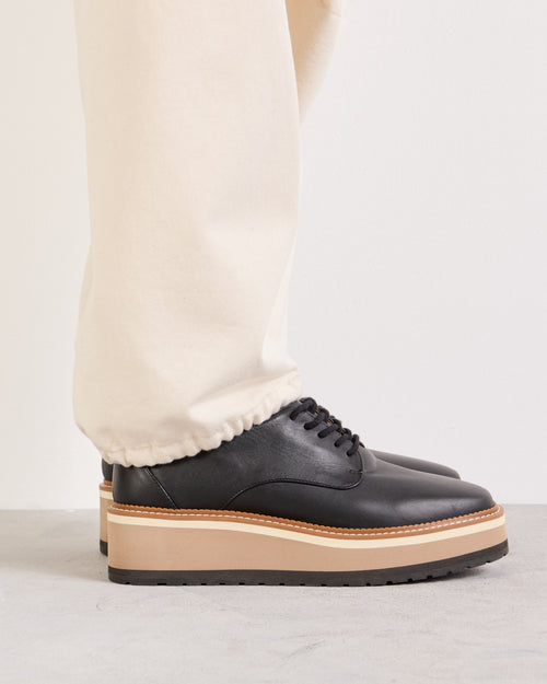 Abotinado Ralph en cuero liso