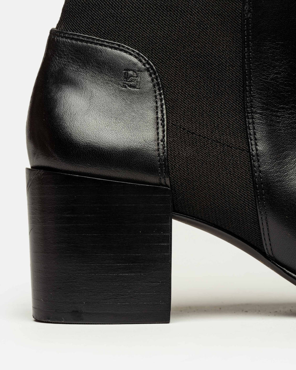 Bota caña baja June en cuero liso