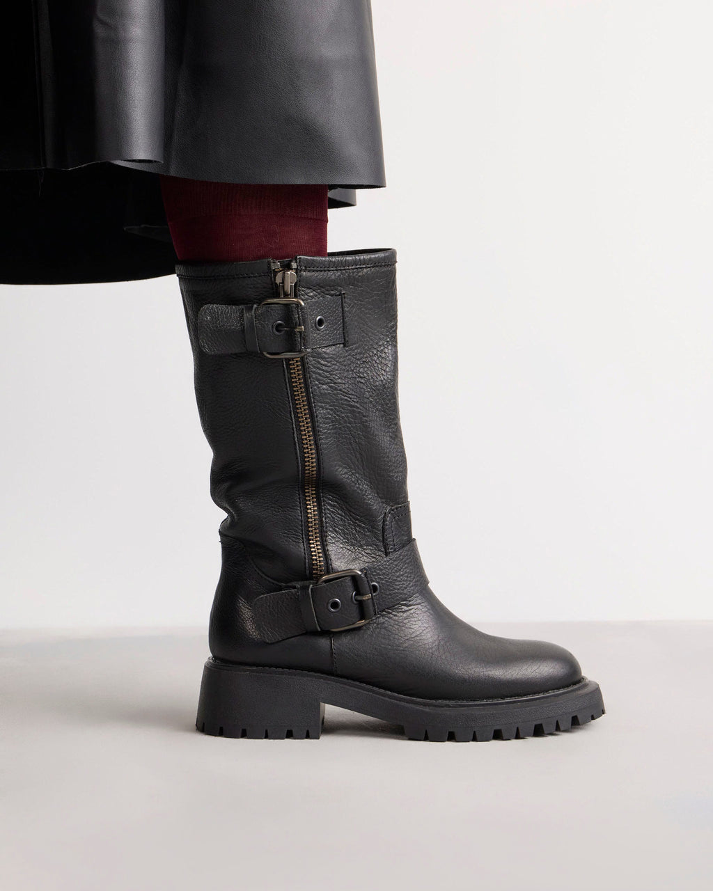 Bota caña media Leeds en cuero graneado