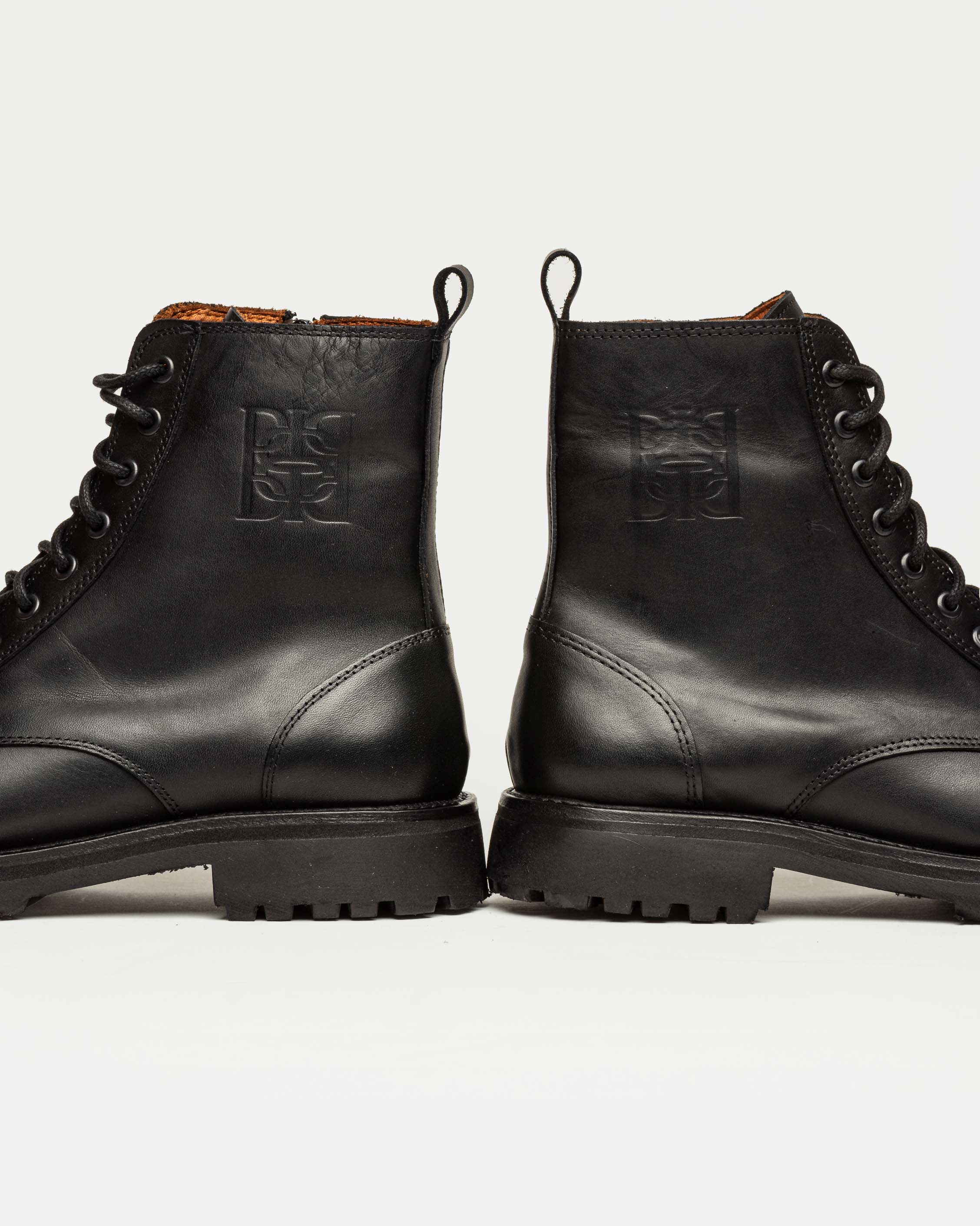 Borcego New harvey en cuero liso