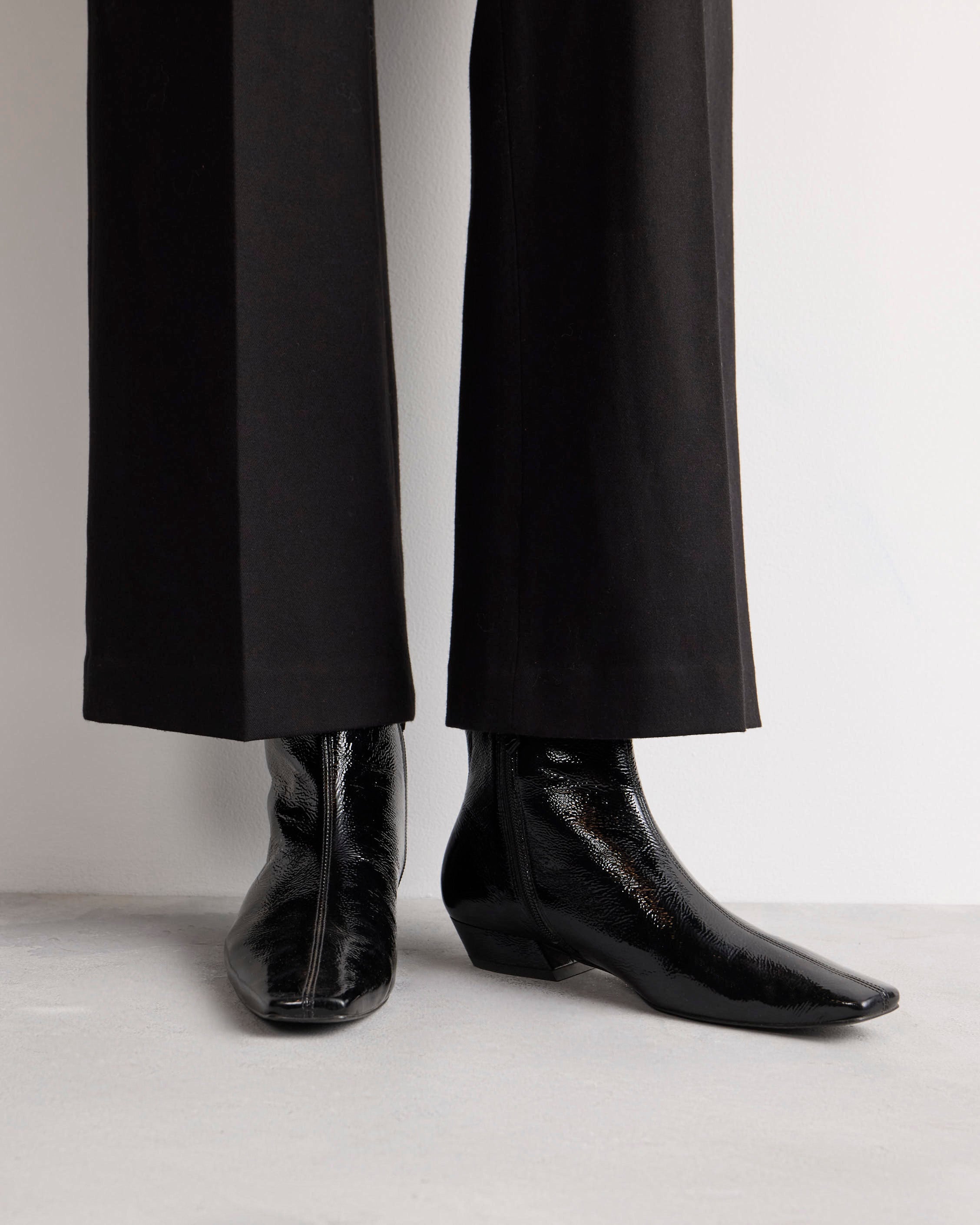 Bota caña baja Ronnie en cuero gloss